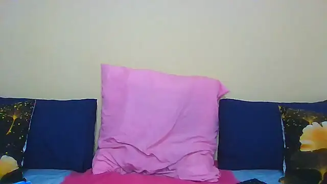 DiamondLuv29 live cam on StripChat