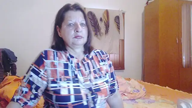 ExtasyMature live cam on StripChat