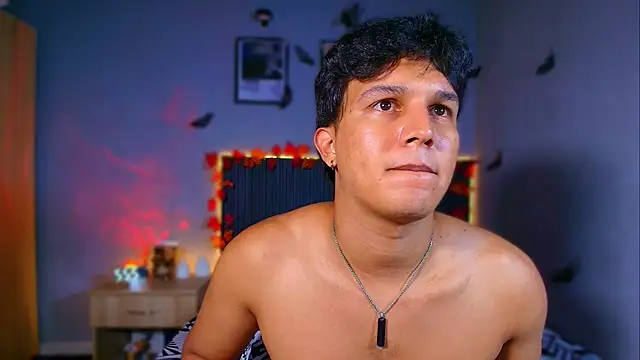 Leo_Savage_ webcam