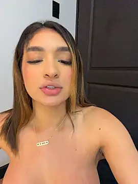 jenn_fit live cam on StripChat