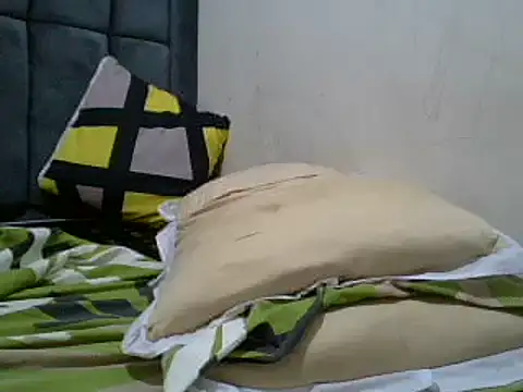 yummyy_chocolate live cam on StripChat
