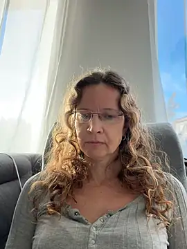 AnnikaRose live cam preview on Stripchat