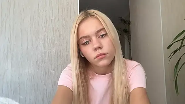 Glamorforyou live cam on StripChat