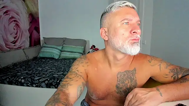 BlowMyXXL live cam on StripChat