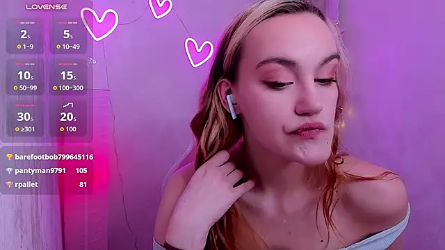 Ida_FaneStain live cam on StripChat