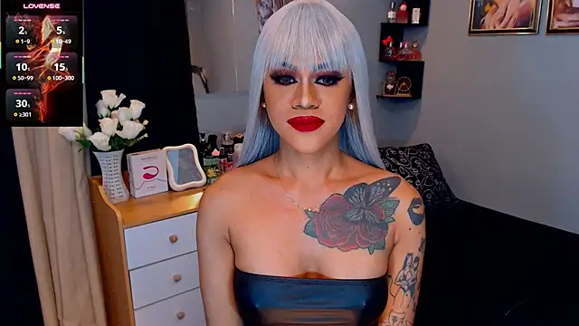 StellaStrong30 live cam on StripChat