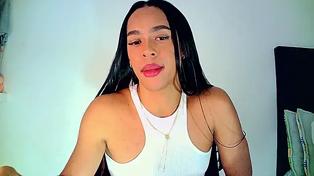 carmen14 live cam on StripChat
