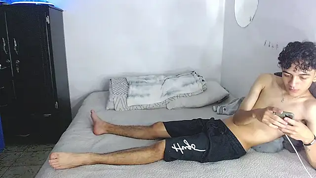 escanor_ar_ on Stripchat