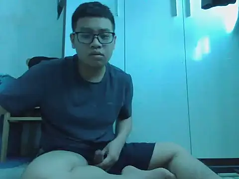 kevinbody8386 on Stripchat