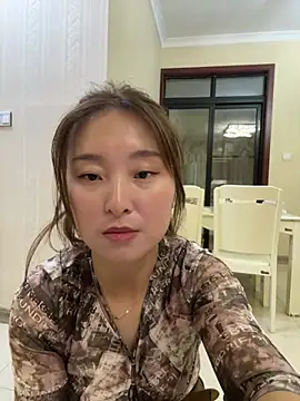 lianer_520 (F young) - 平台首秀，希望哥哥们多多支持莲儿！