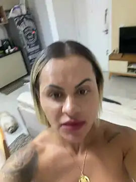 carolinecbso Live Webcam on Stripchat