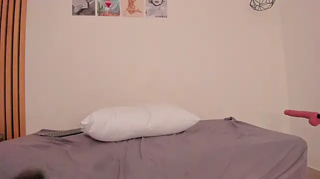 Scarlett_grey1 live cam on StripChat