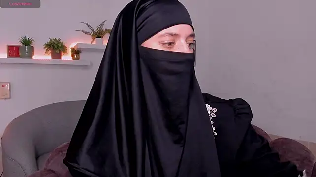 salma_arabicc live cam on StripChat