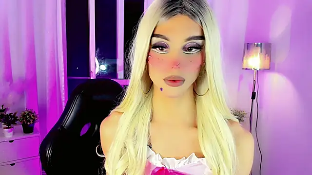Lana-Foxxx live cam on StripChat