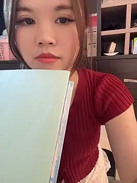 HiDdFF-777 live cam on StripChat