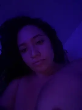 bella_rouss26 live cam on StripChat