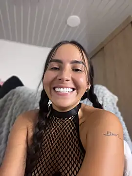 ScarletDarkMuse live cam on StripChat