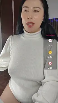 Emma_Hotkiss