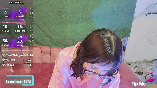 Victorycat_v live cam on StripChat