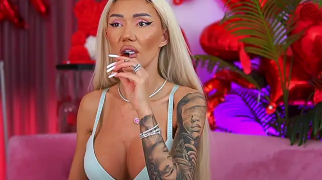 fallingangel live cam on StripChat
