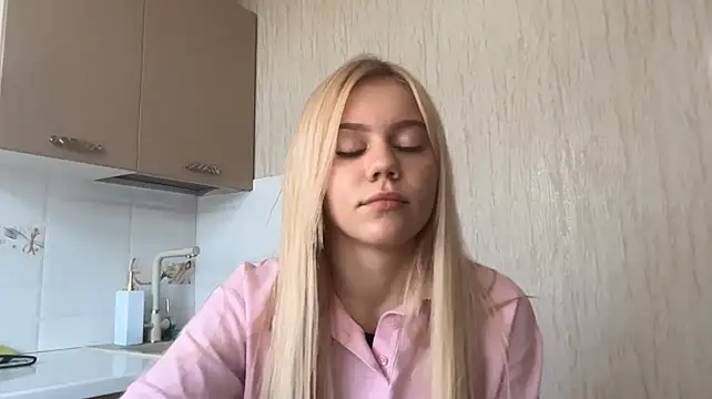 Glamorforyou live cam on StripChat