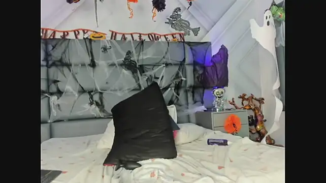 Modella: ViolettaNaughty