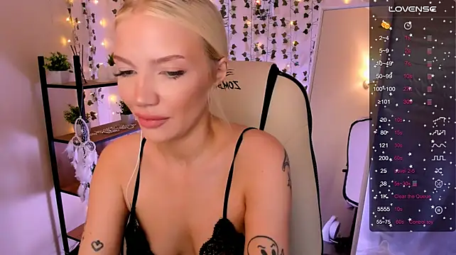 AnyaTaylor_ live cam on StripChat