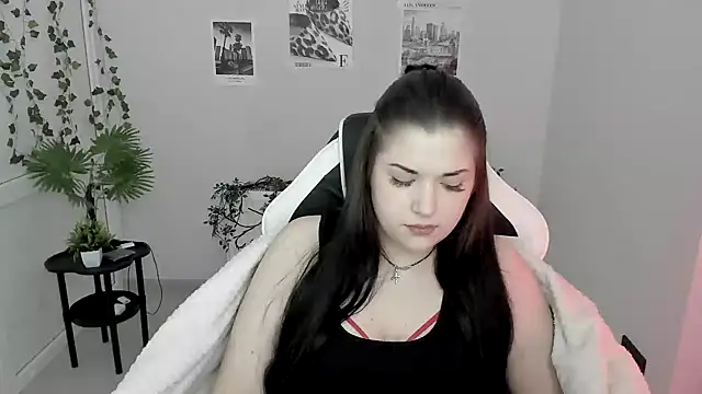 TinsleyPeach live cam on StripChat