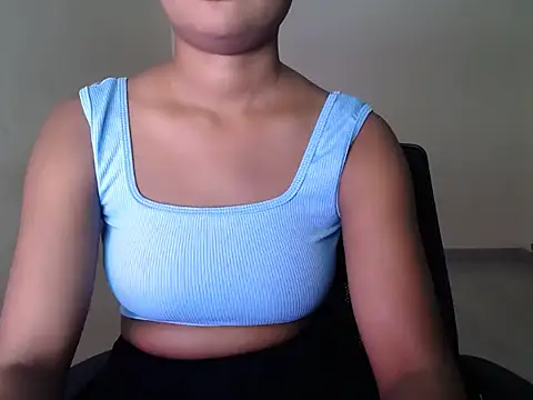 Shikha_02 live cam on StripChat