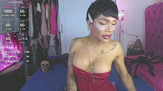 Queen_Morena live cam on StripChat