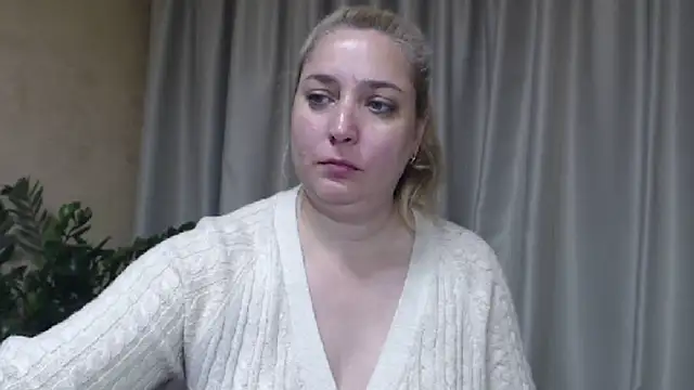 sweetpussy13 live cam on StripChat