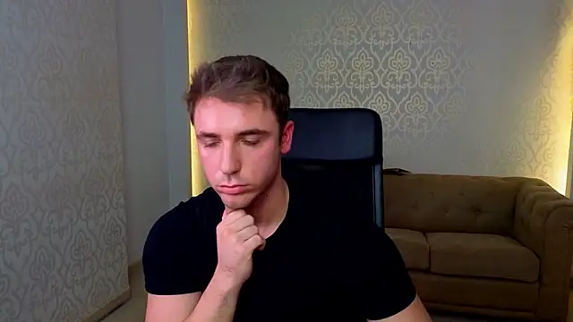 KellenWest live cam on StripChat