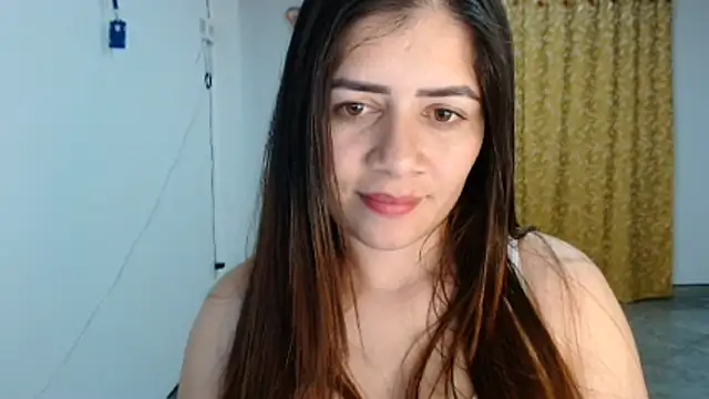 Luna_zoe live cam on StripChat
