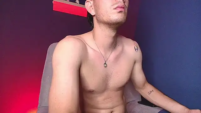 nils_saint01 live cam on StripChat