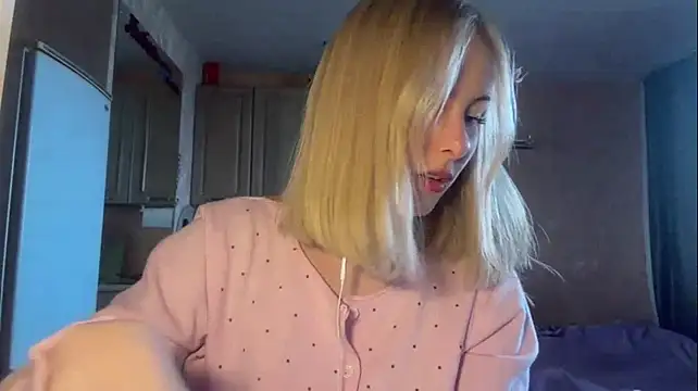 MistyCashion live cam on StripChat