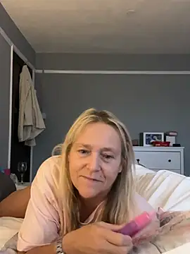 Blondnboujee53