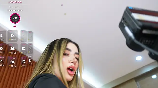 Annyy_Rosse