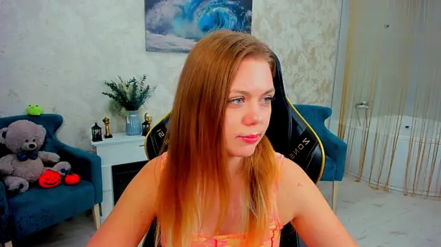 Strawberrye live cam on StripChat