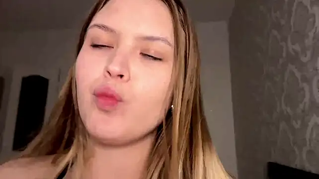 HortensiaHall live cam on StripChat