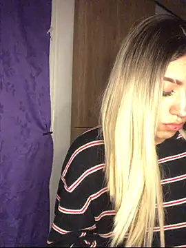Violet_Monroe_ live cam on StripChat