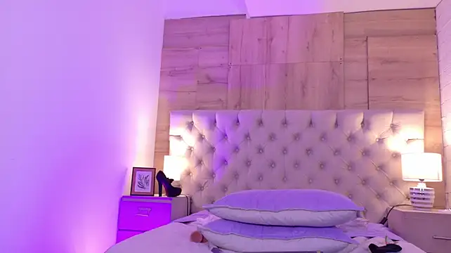 MiaaBlondie_