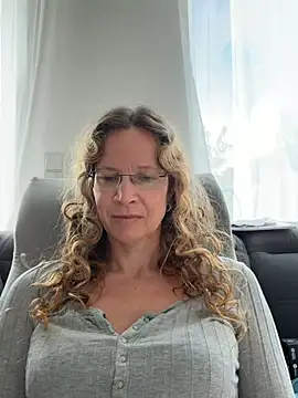 AnnikaRose live cam on StripChat