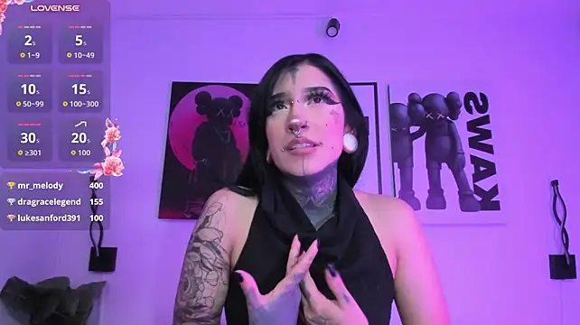 Kat_VonDe live cam on StripChat