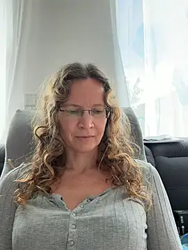 AnnikaRose live cam on StripChat