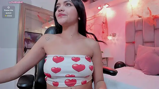 luciana_portecc live cam on StripChat