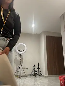 DollyBrowncc webcam