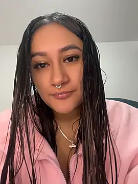 Vyolett live cam on StripChat