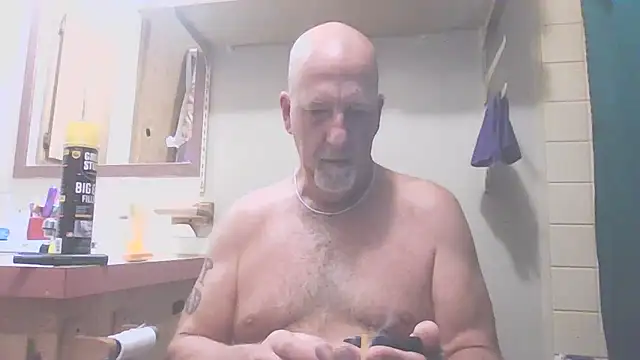 yankeedave420 (Ask my age) - Cum