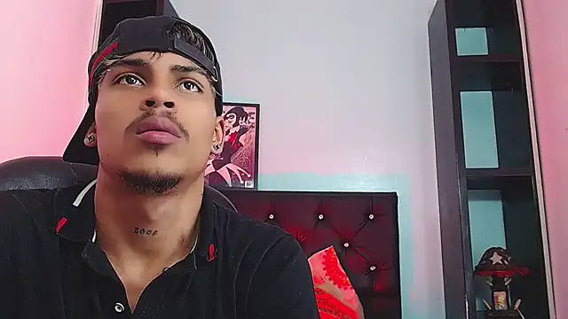 Angel_foxc13 on Stripchat