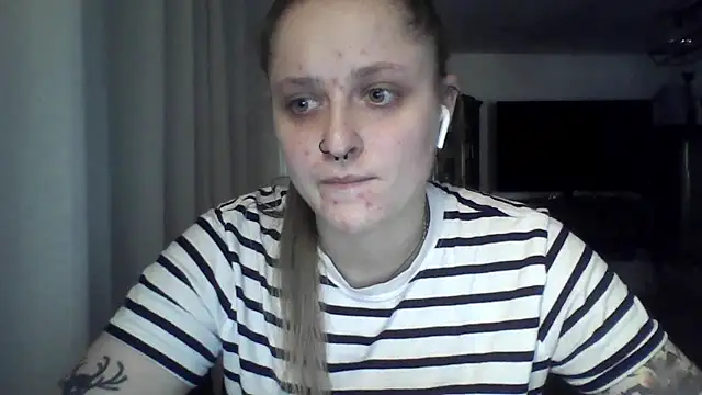 LeaWetGirl live cam on StripChat